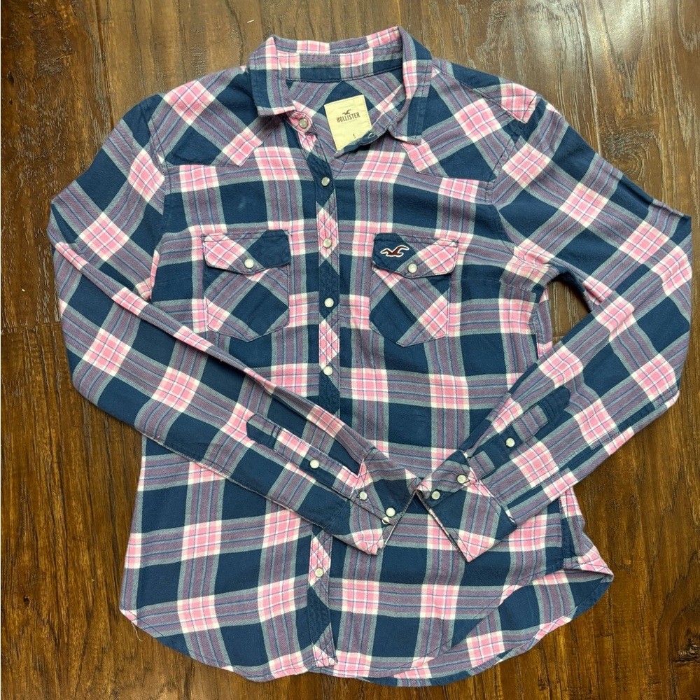 Hollister Women’s Pink Blue Long Sleeve Medium Pearl Button Up Shirt  #2168